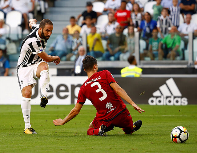 Media imagen de MLS Direct Kick
